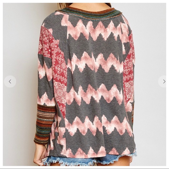 Stylish Chevron Stripes Color Blocked top - Picture 6 of 6